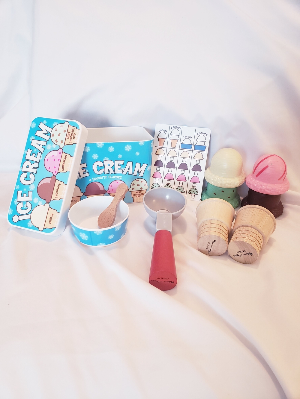Melissa & Doug Wooden Ice Cream Playset